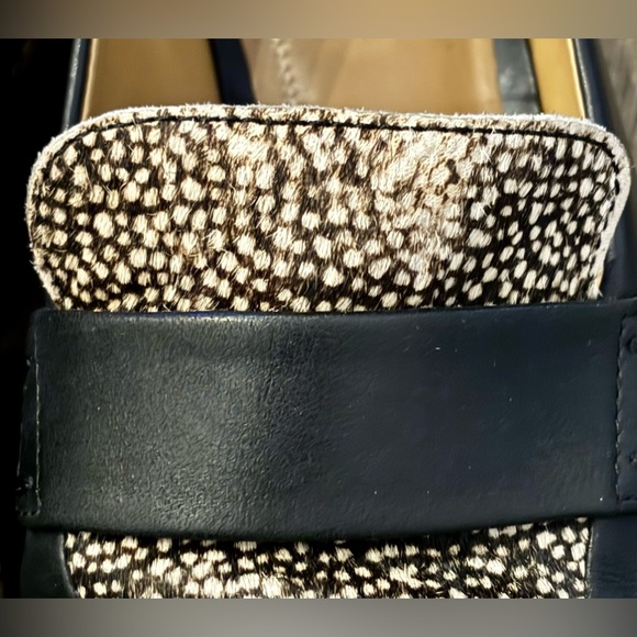 Ladies Clarks Black Leather Loafers w/ Animal Hair Print Upper - size 7 - Picture 11 of 12